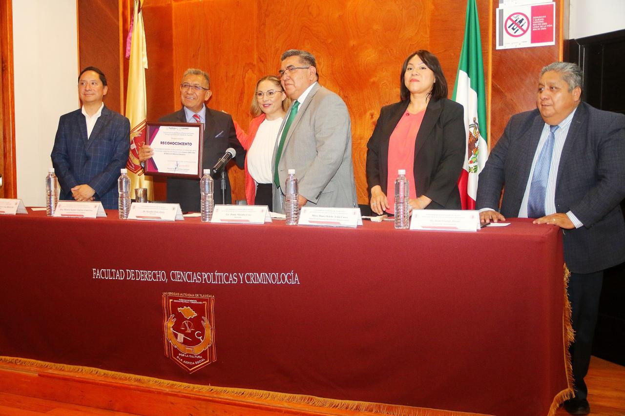 Certifican a Facultad de Derecho de la UATx como espacio libre de humo